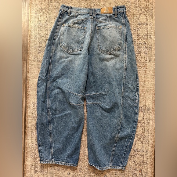 We the free lucky you mid rise barrel jeans. Size 27 - Picture 2 of 7